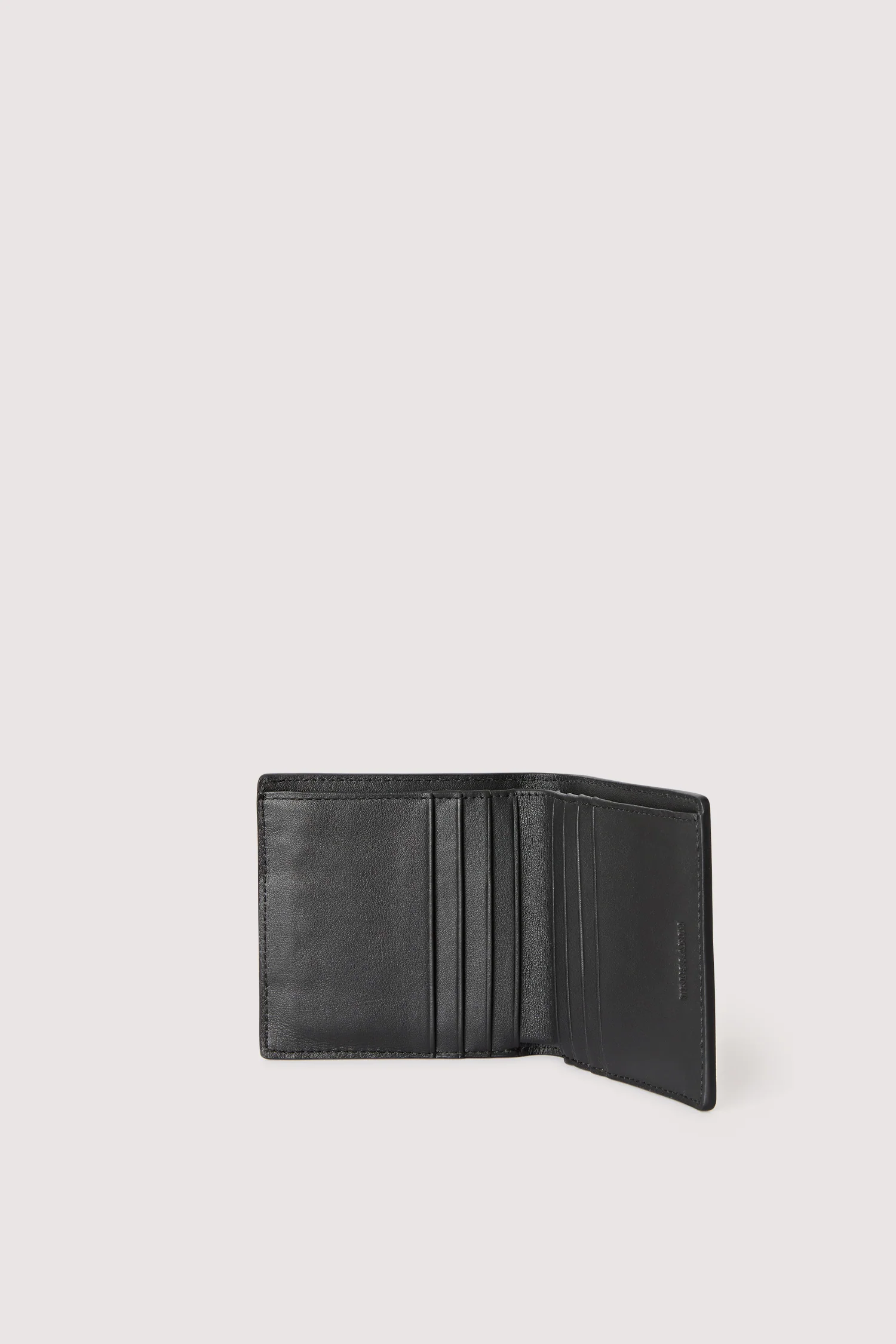 Travel bifold leather wallet - Image 3